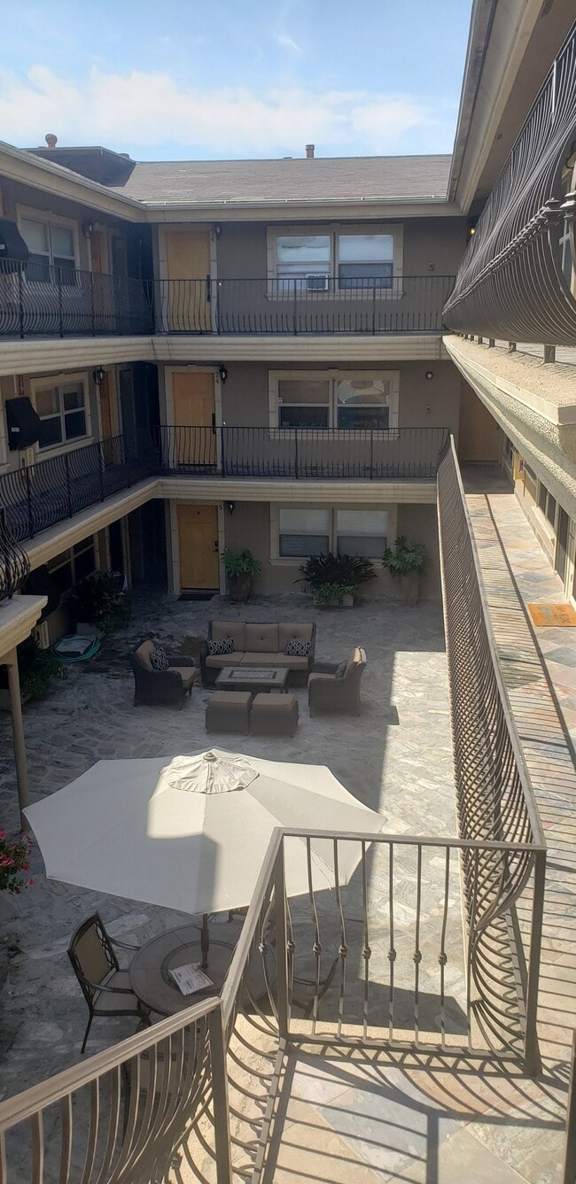 Building Photo - 1049 Felspar St