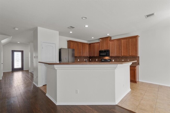 Building Photo - 18825 Star Gazer Way