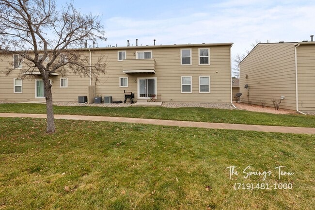 Building Photo - CHARMING 3BD/2BA CONDO featuring FRESH UPDATES - Security Deposit Waiver Available