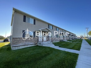 Building Photo - 345 S Byron Ave