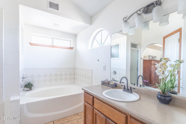 Building Photo - 1328 Morgan Marie St