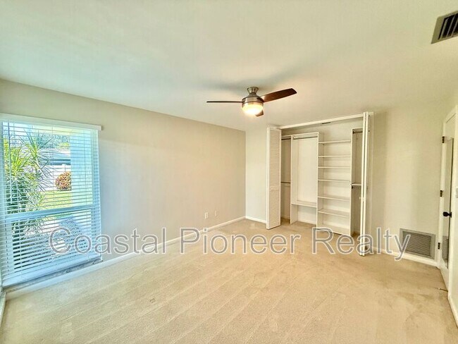 Building Photo - 14903 Imperial Point Dr N