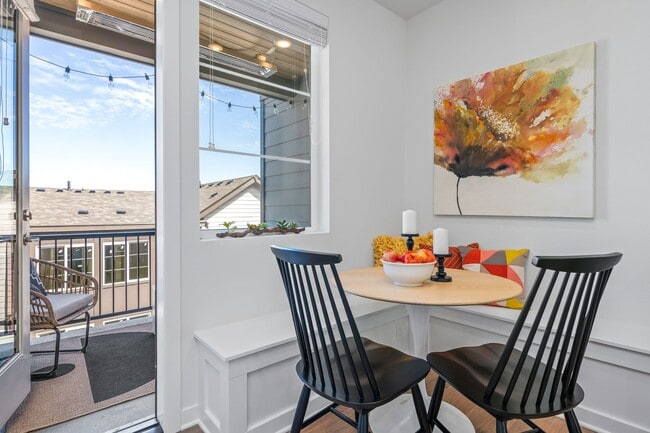 Building Photo - Spacious 3-Bedroom Townhome | 1,484 Sq Ft ...
