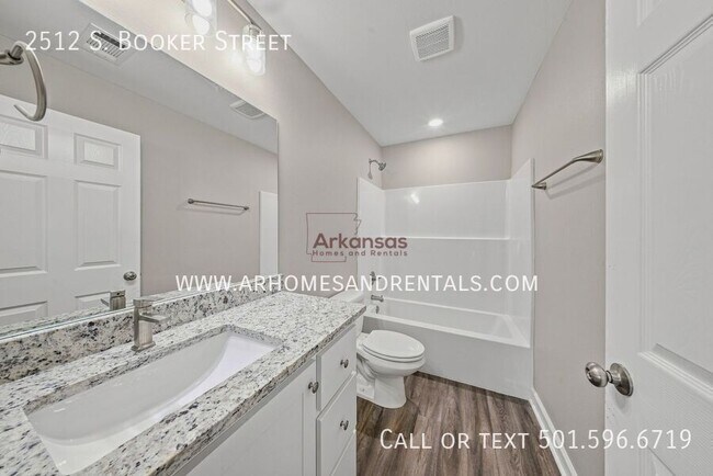 Building Photo - 2512 Booker St
