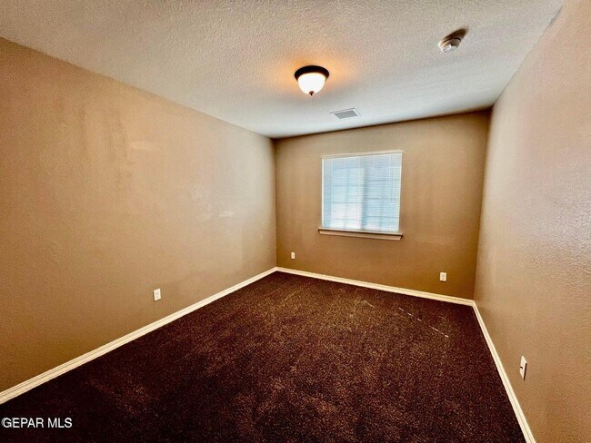 Building Photo - 11044 Bullseye St