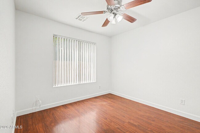 Building Photo - 3358 E Park Ave