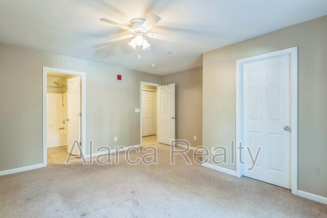 Building Photo - 647 Raphael Place