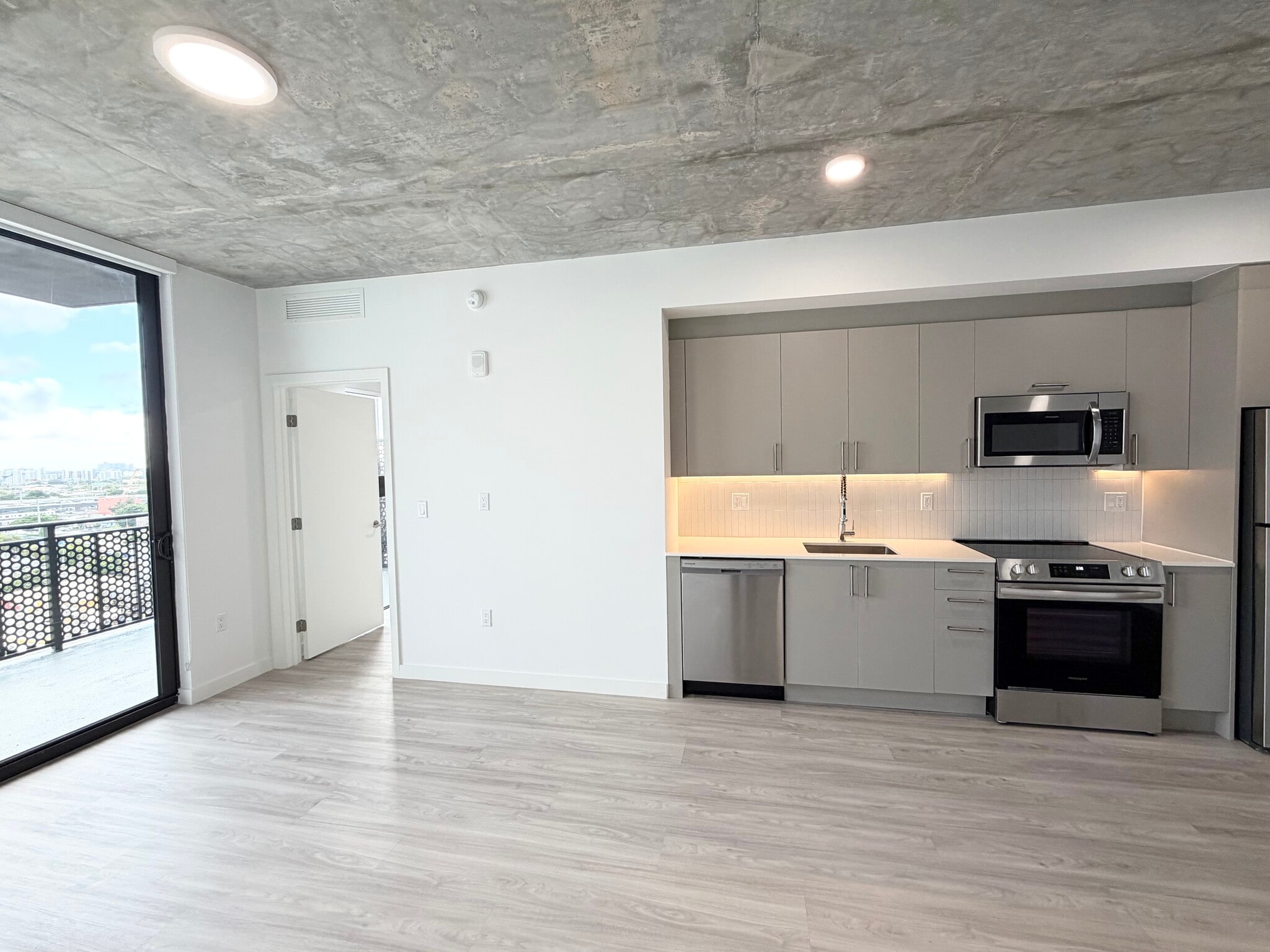 Building Photo - 1635 NE Miami Ct