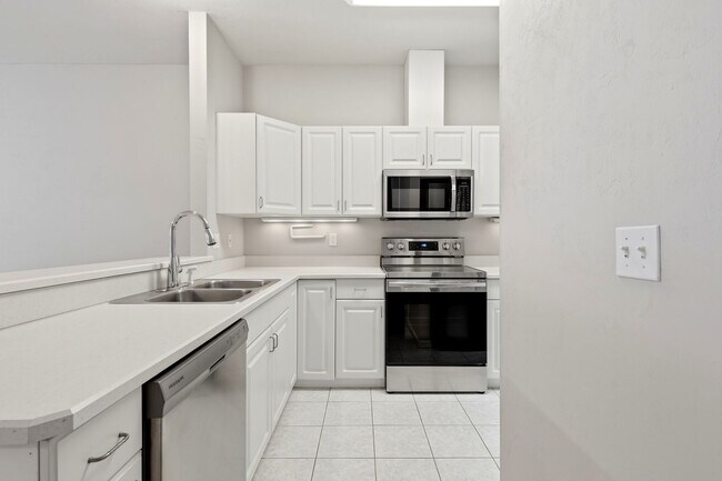 Building Photo - 162 SW 145th Dr