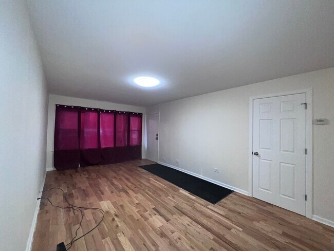 Building Photo - 8919 S Muskegon Ave