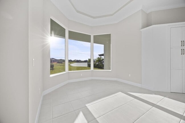 Building Photo - 5741 Beechnut Dr