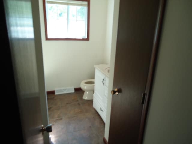 Building Photo - 1523 Viking Ave