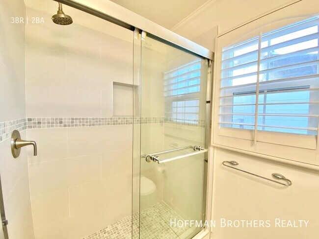 Building Photo - 4162 Alla Rd