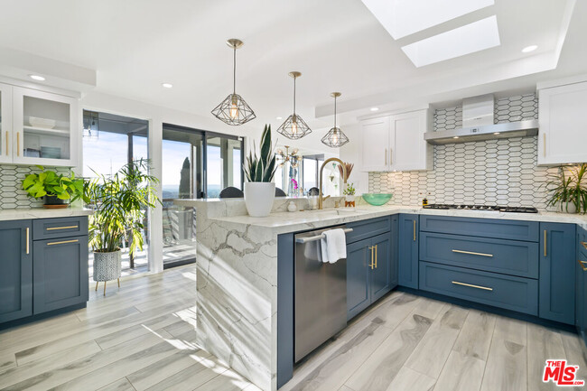 Building Photo - 3288 Wrightwood Dr