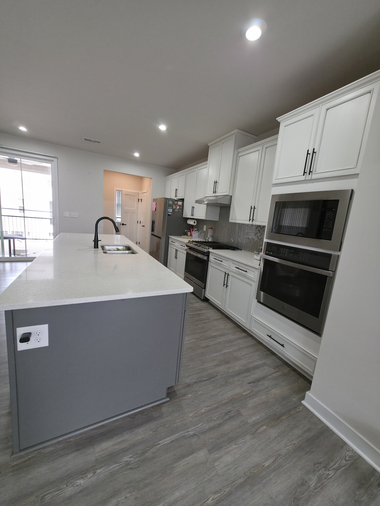 Kitchen - 9773 Oaklawn Blvd NW