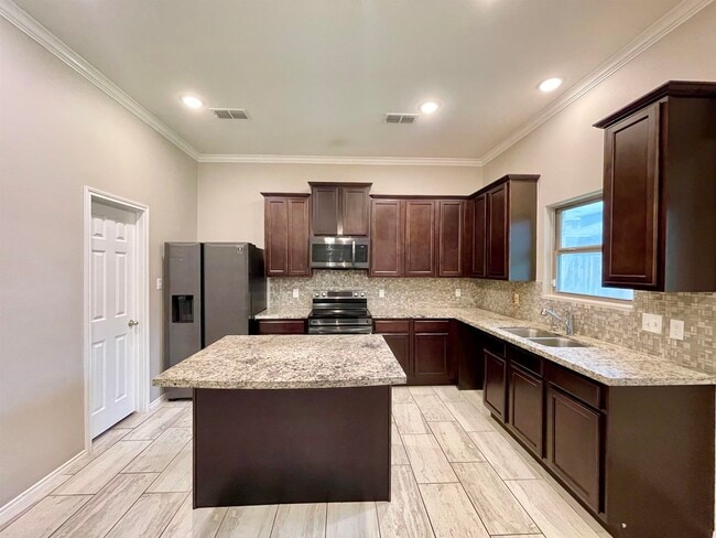 Building Photo - 303 Rockpile Creek Ln