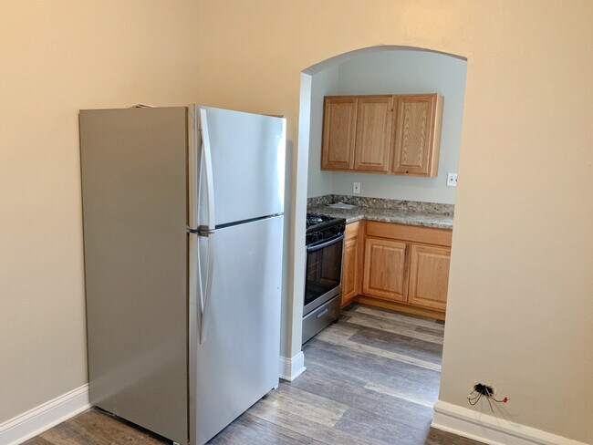 Building Photo - 1919 Grove Ave