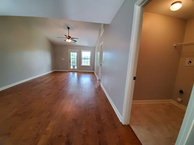 Building Photo - 198 Buckhaven Way