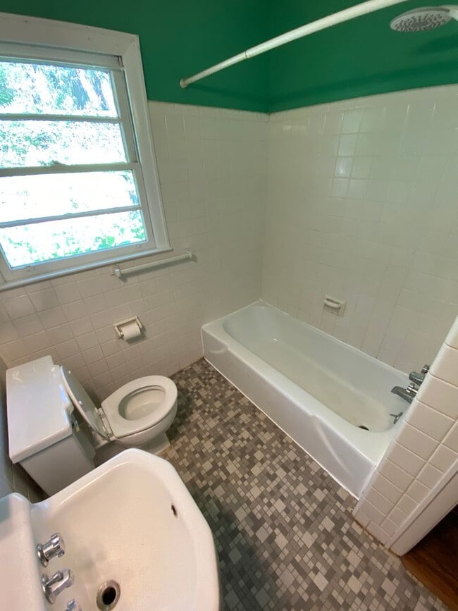 Building Photo - Annes Ct_262_264