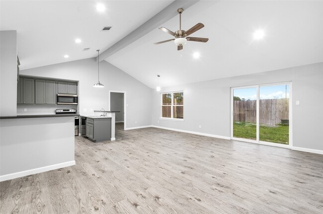 Building Photo - 10922 Village Trail Dr