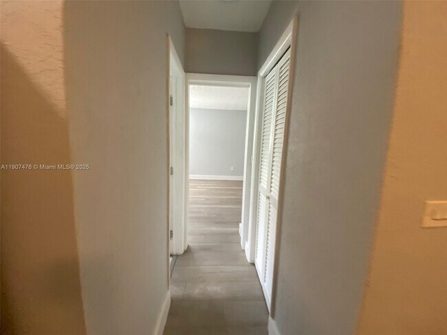 Building Photo - 1334 Alton Rd