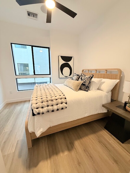 Main Level Bedroom - 4220 N 32nd St