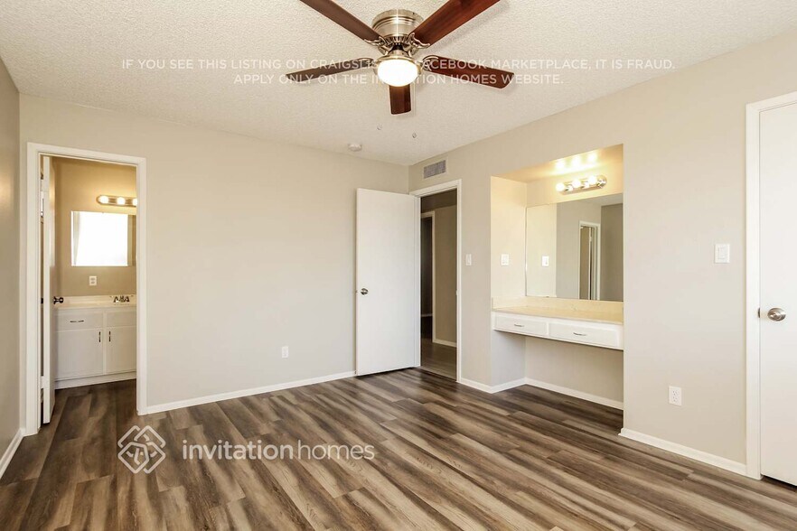 Building Photo - 4232 W Frier Dr