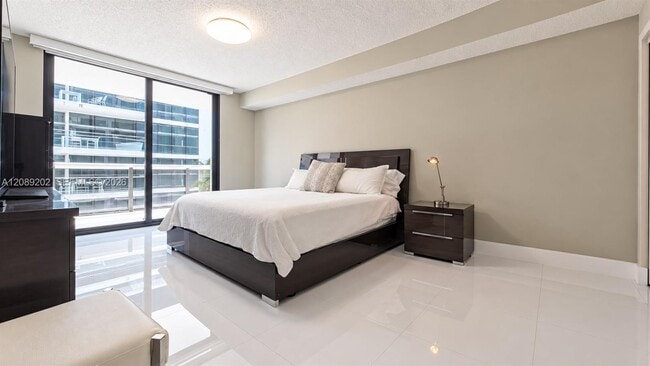 Building Photo - 9455 Collins Ave