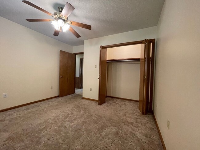 Building Photo - Great location in Sherwood