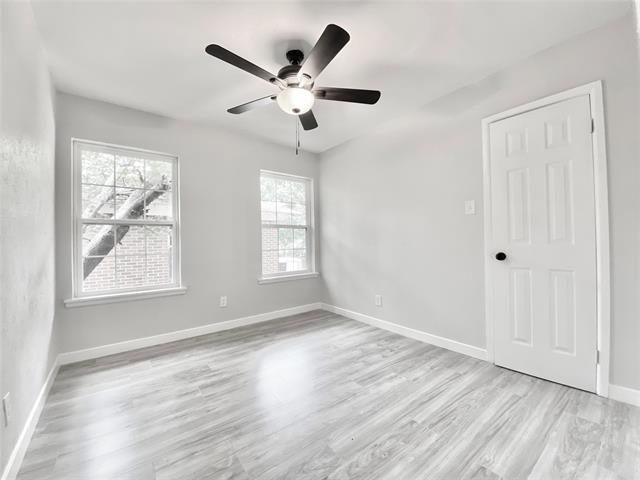 Building Photo - 923 Fernwood Ave