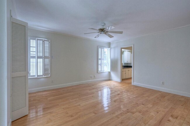 Building Photo - 5407 John Dreaper Dr