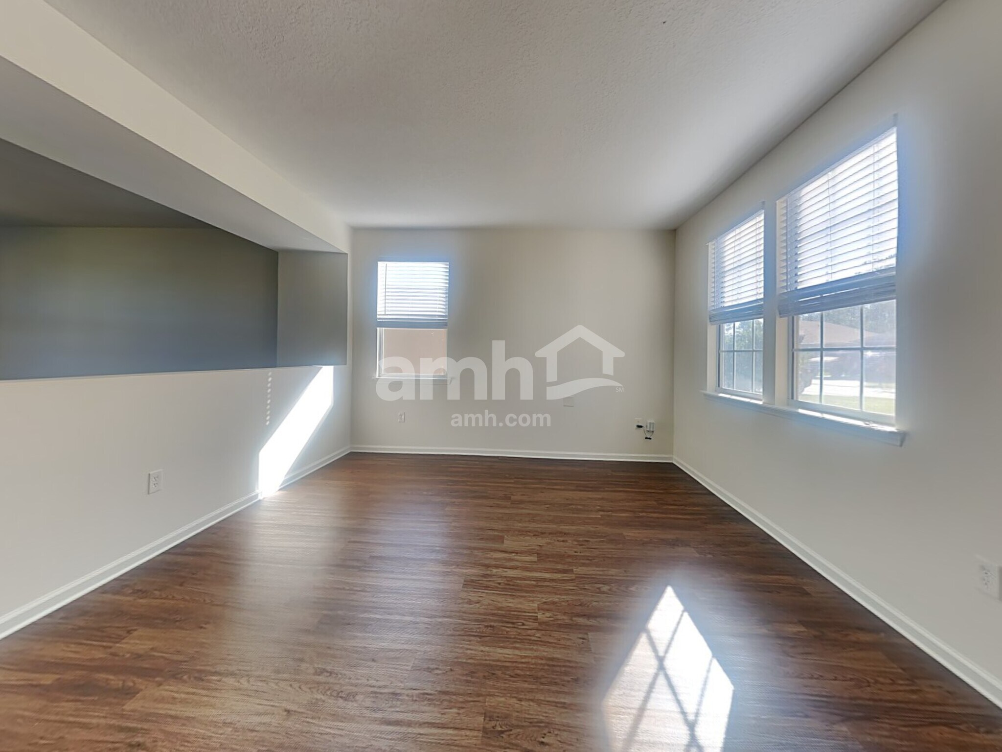 Building Photo - 75050 Ravenwood Dr