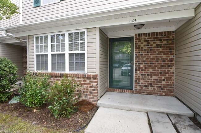 Building Photo - 145 Horse Run Dr