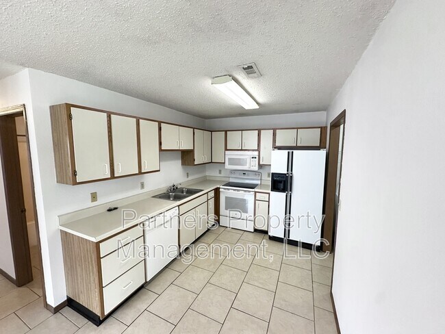 Building Photo - 1659 N Dawn Dr