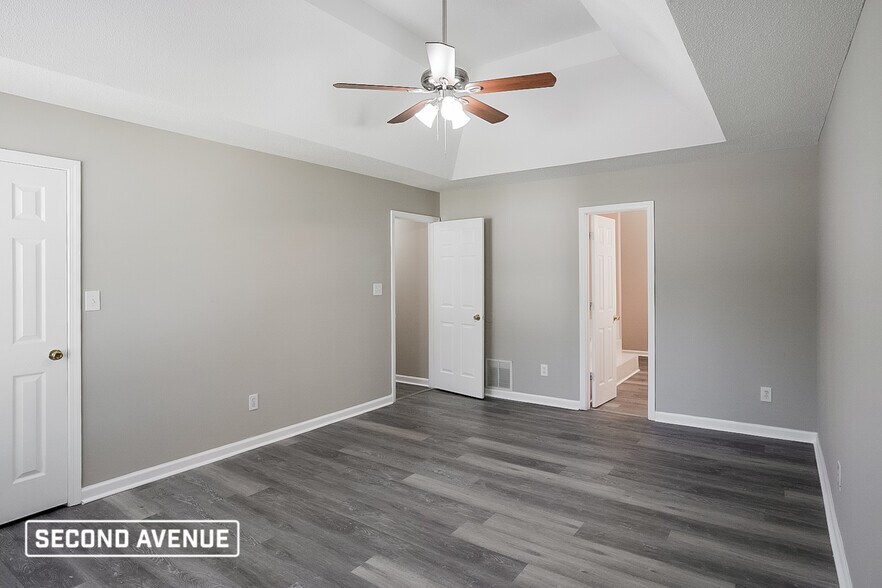 Building Photo - 6410 Hillview Ln