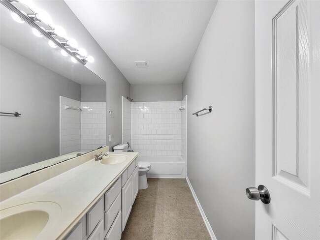 Building Photo - 7026 Blanco Pines Dr