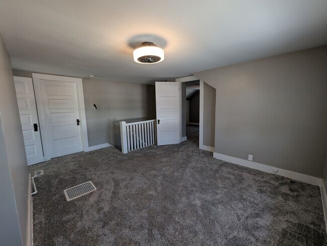 Building Photo - 4 Bedroom House in Boonville