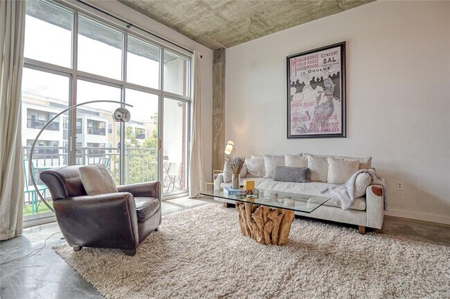 Building Photo - 245 N Highland Ave NE