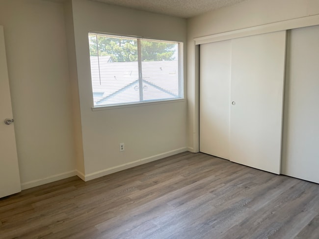 Building Photo - 325 Standiford Ave