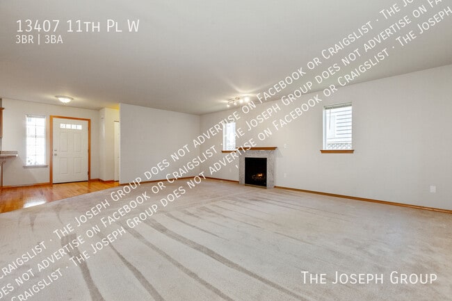 Building Photo - 13407 11th Pl W