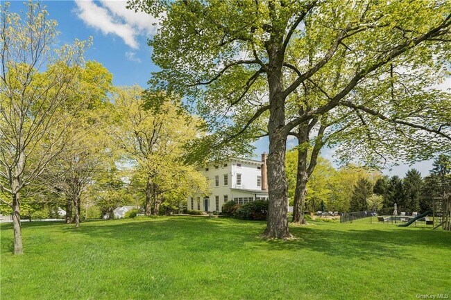 Building Photo - 77 Pleasant Ridge Rd