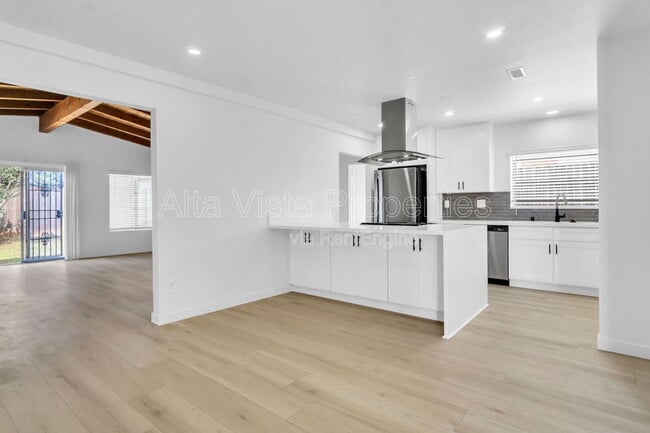 Building Photo - 4722 Mt La Palma Dr