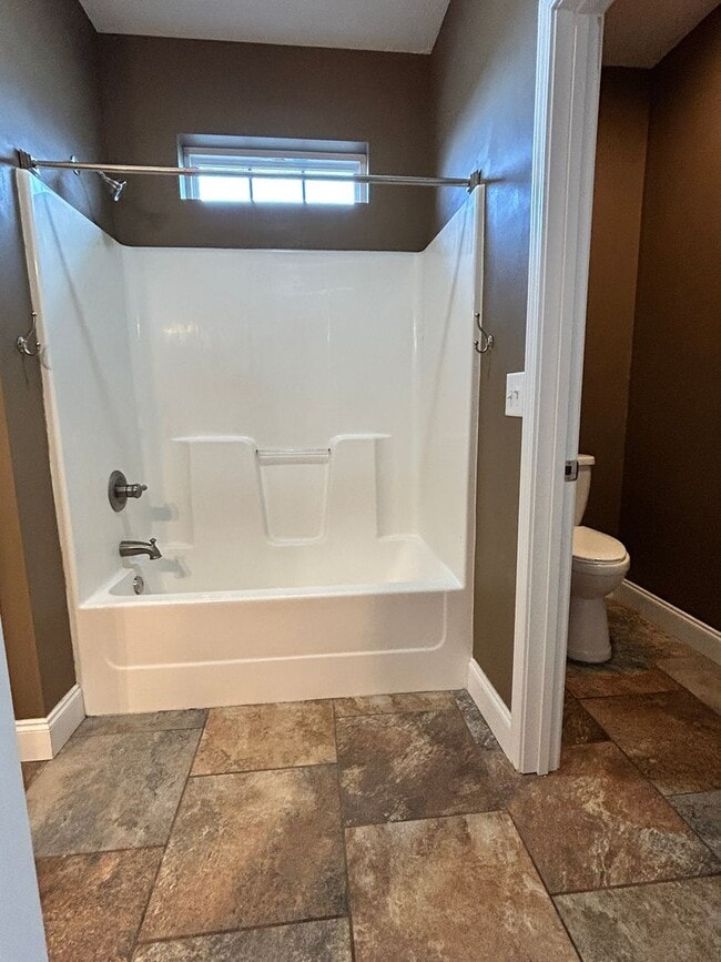 Building Photo - 310 Oak Vista Dr