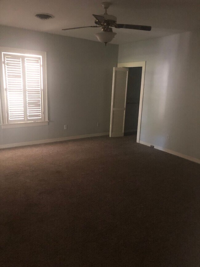 Building Photo - WONDERFUL SO. HIGHLANDS HOME.