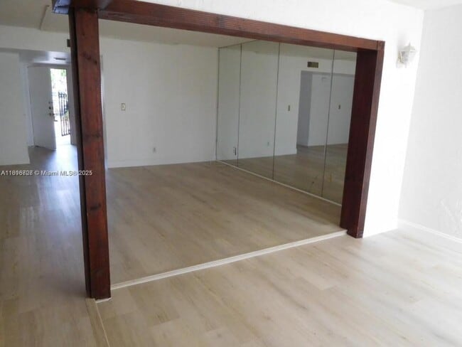 Building Photo - 3 bedroom in North Miami FL 33179