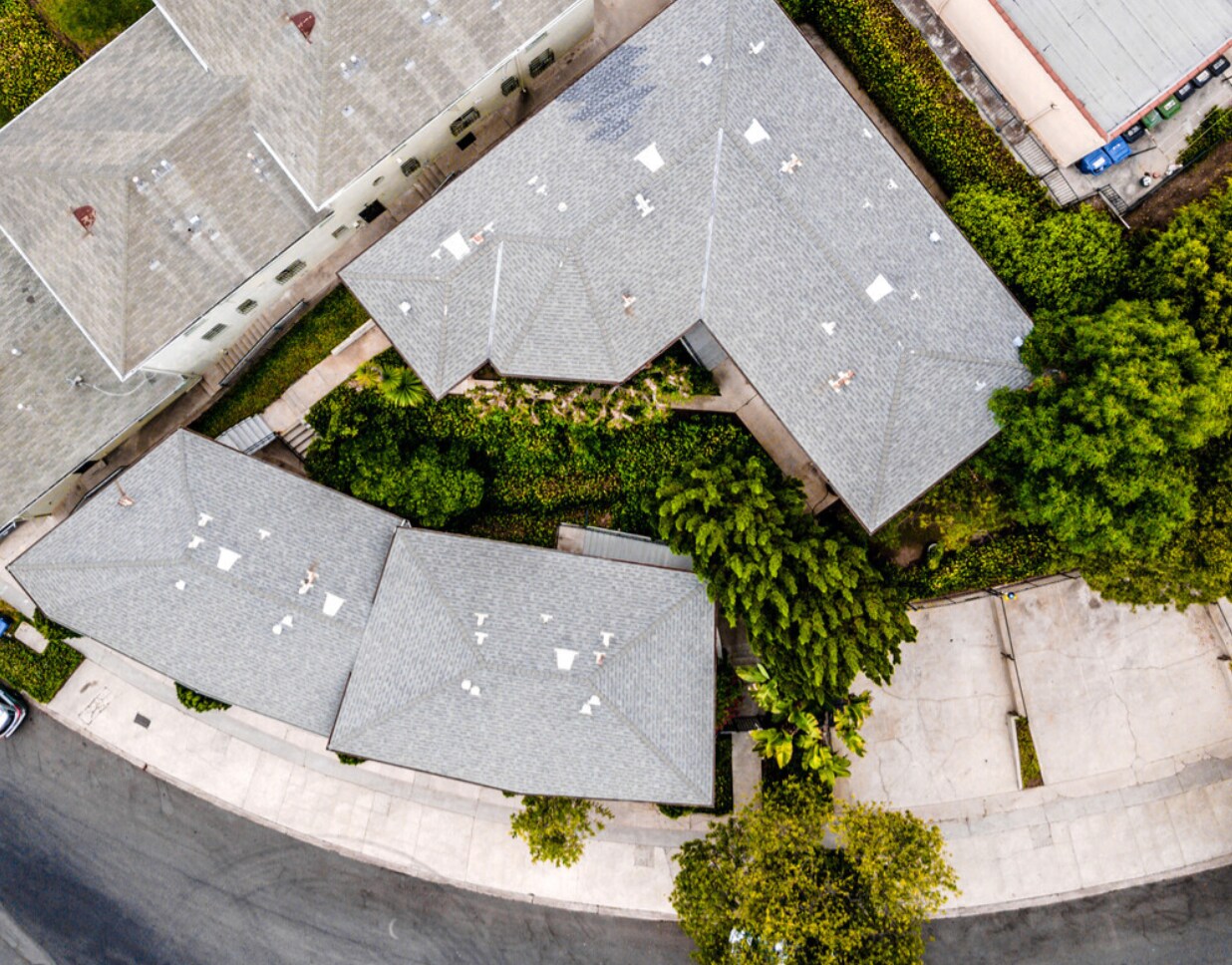 Building Photo - 667 Levering Ave