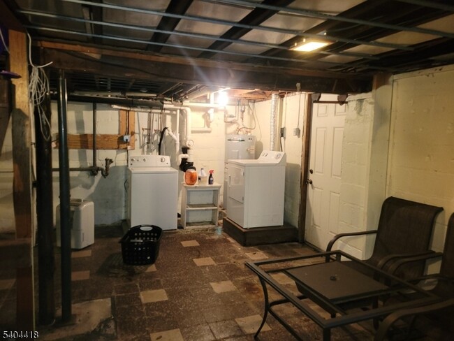 Building Photo - 8 Randolph Ave