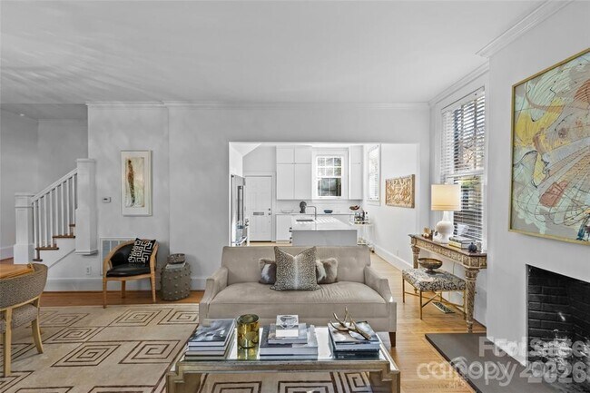 Building Photo - 609 Queens Rd