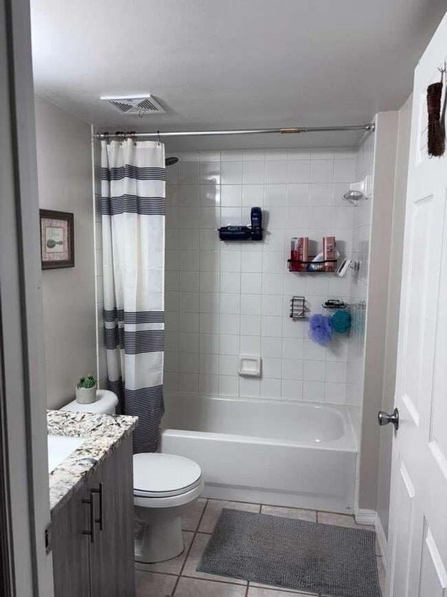 Building Photo - 5065 Wiles Rd