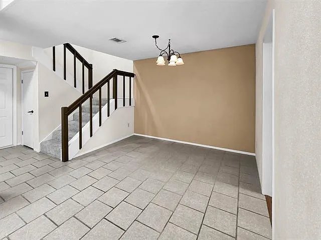 Building Photo - 1084 Sunmeadow Dr
